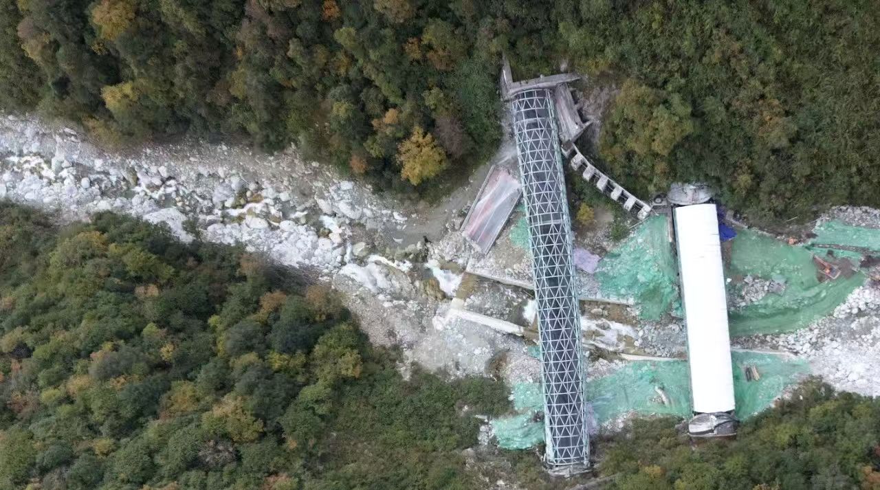 媒體關(guān)注 | 歷經(jīng)99天重建，雅康高速日地溝大橋今日恢復(fù)雙向通車！